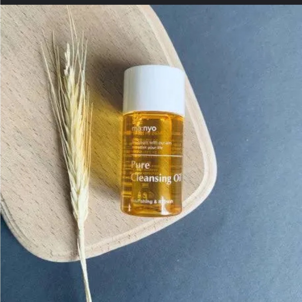 Ma:nyo Pure Cleansing Facial Oil